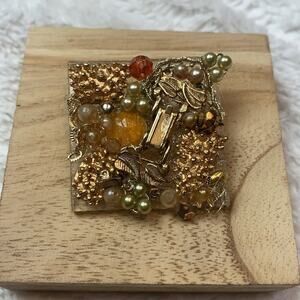 Vintage resin brooch